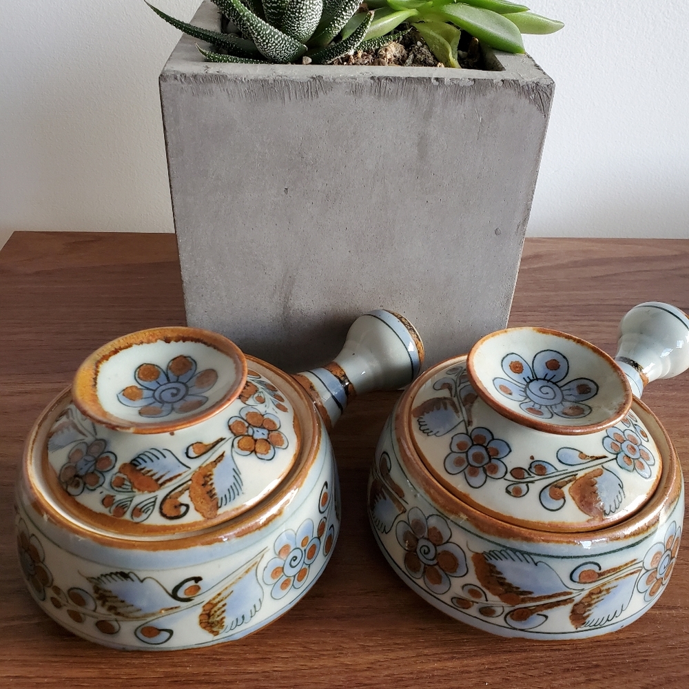 A Pair Of Ken Edwards Tonala Mexican Pottery Mini casserole dish flowers